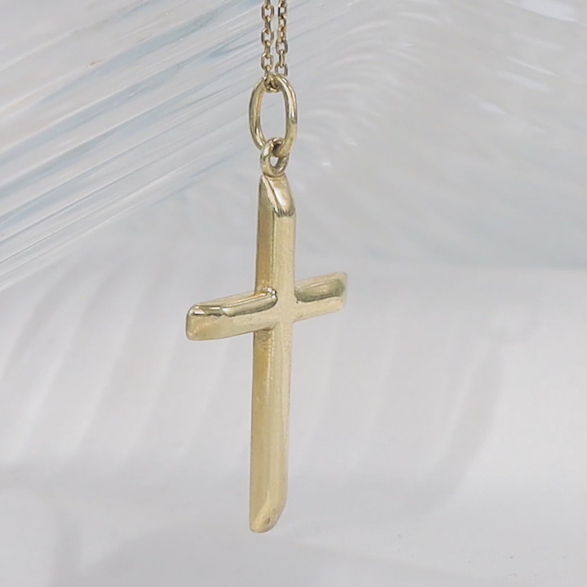 The Gloria Classic Cross Pendant | Small