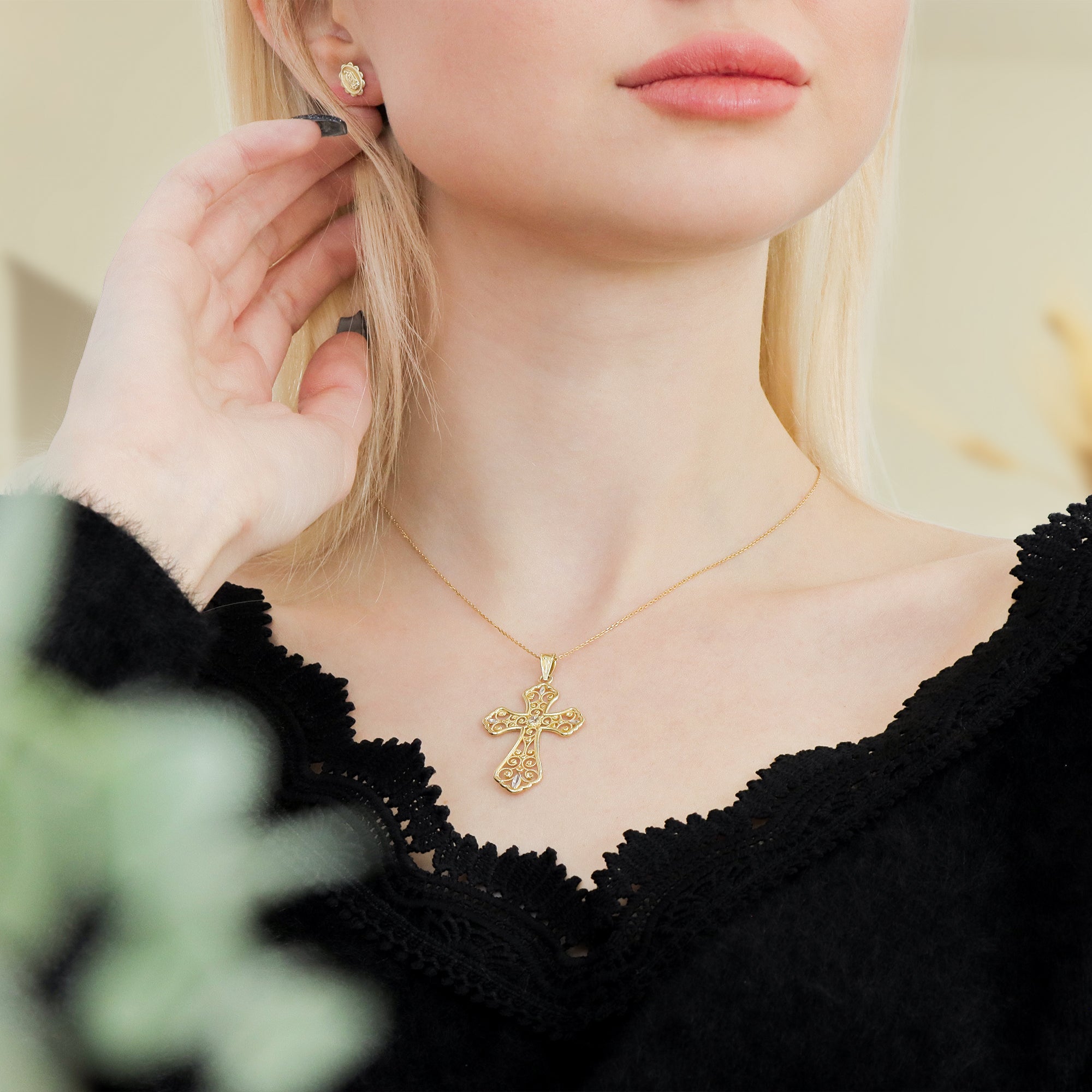 Elegant Diamond-Cut Cross Pendant | Large